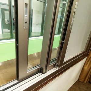 Изготовленные на заказ раздвижные окна и дверные коробки с двумя или тремя дорожками бронзового цвета